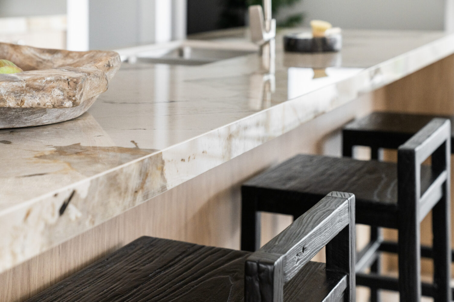 Beautiful large island bench, marble style