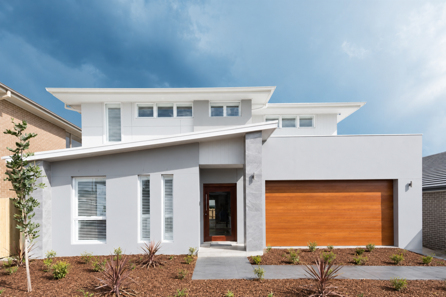 Hamptons display front